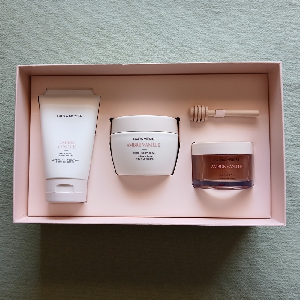 NIB Laura Mercier Delicious And Decadent Amber Vanille Collection